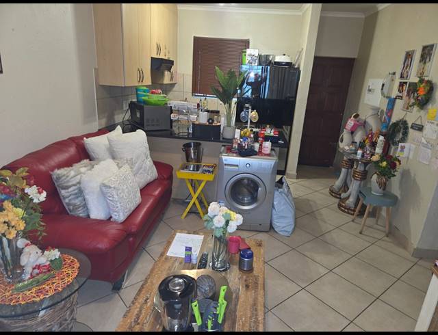 2 BEDROOM APARTMENT FOR SALE IN WATERVAL EAST